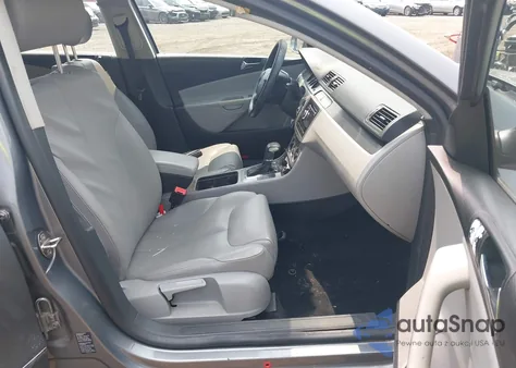 2007 Volkswagen Passat 2.0T from USA, damaged, VIN WVWLK73C07E005752